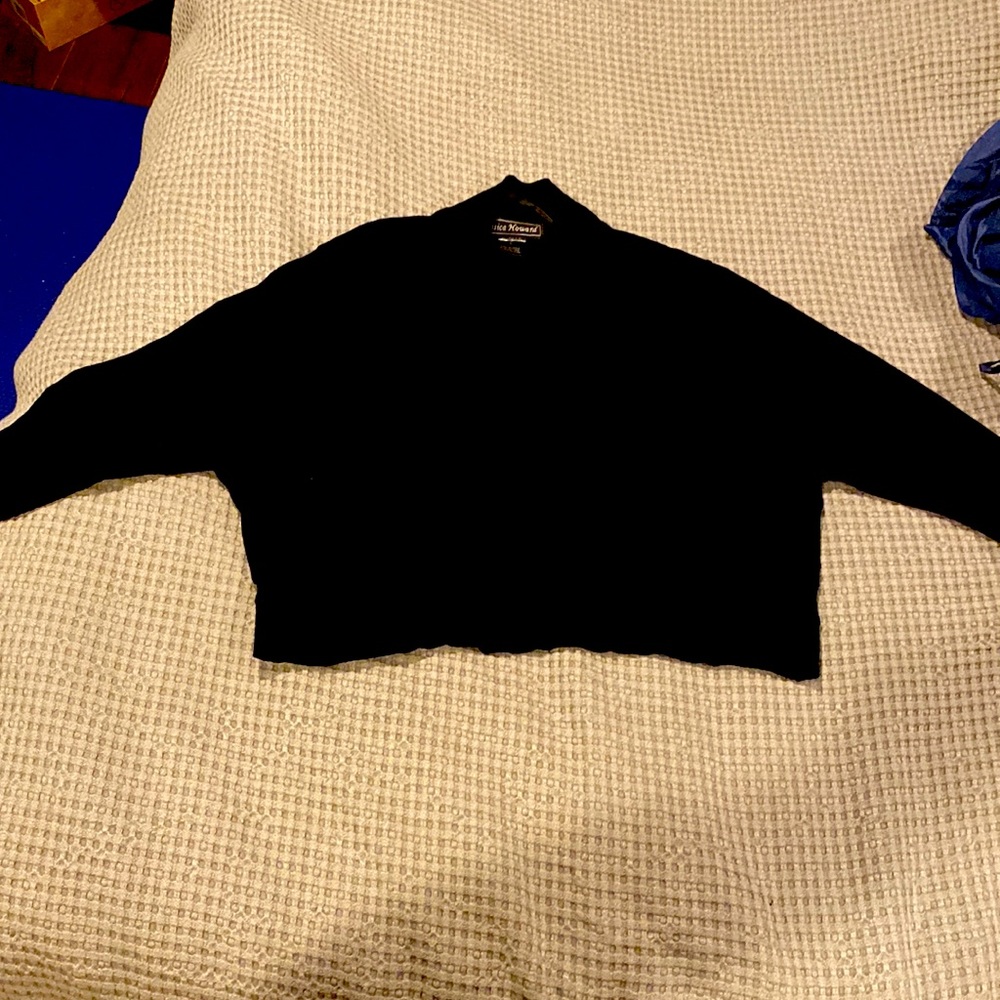Black sweater crop